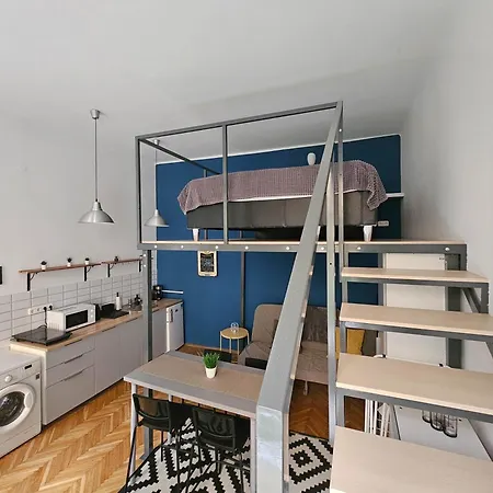 Cityvibes Studio For 4 Apartment
